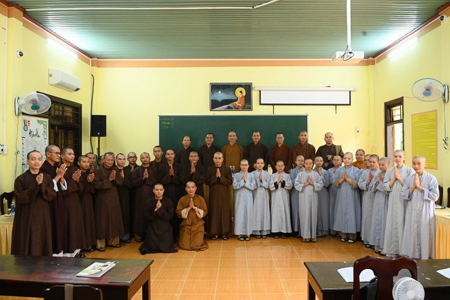 Quỹ đào tạo Tăng tài “Ngộ Chân Tử” cúng dường tại trường Trung cấp Phật học Quảng Nam