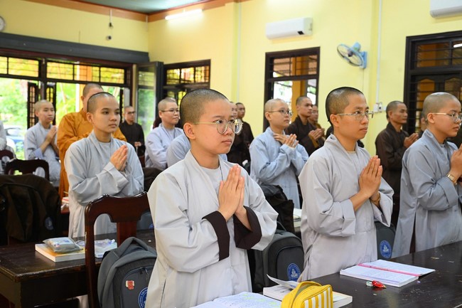 Quỹ đào tạo Tăng tài “Ngộ Chân Tử” cúng dường tại trường Trung cấp Phật học Quảng Nam