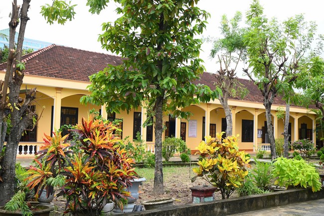 Quỹ đào tạo Tăng tài “Ngộ Chân Tử” cúng dường tại trường Trung cấp Phật học Quảng Nam