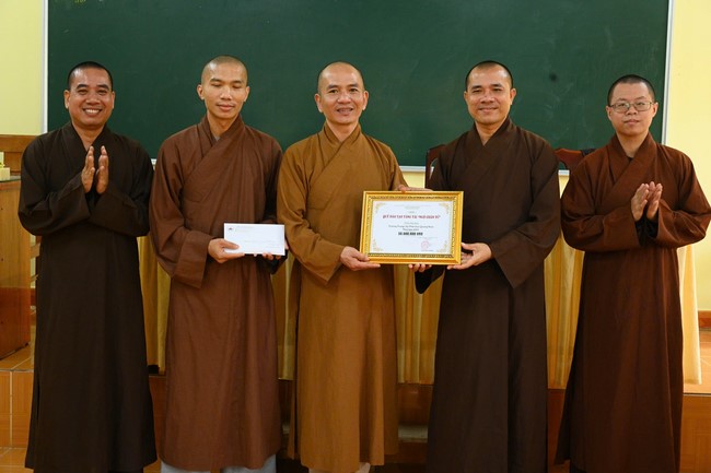 Quỹ đào tạo Tăng tài “Ngộ Chân Tử” cúng dường tại trường Trung cấp Phật học Quảng Nam