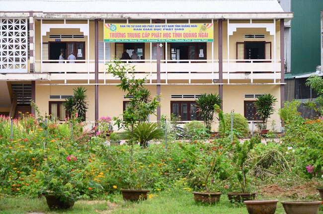 Quỹ đào tạo Tăng tài “Ngộ Chân Tử” cúng dường tại trường Trung cấp Phật học Quảng Ngãi