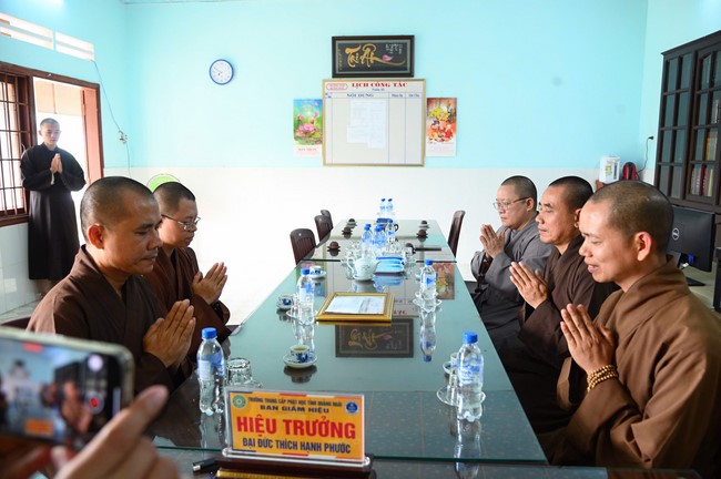 Quỹ đào tạo Tăng tài “Ngộ Chân Tử” cúng dường tại trường Trung cấp Phật học Quảng Ngãi