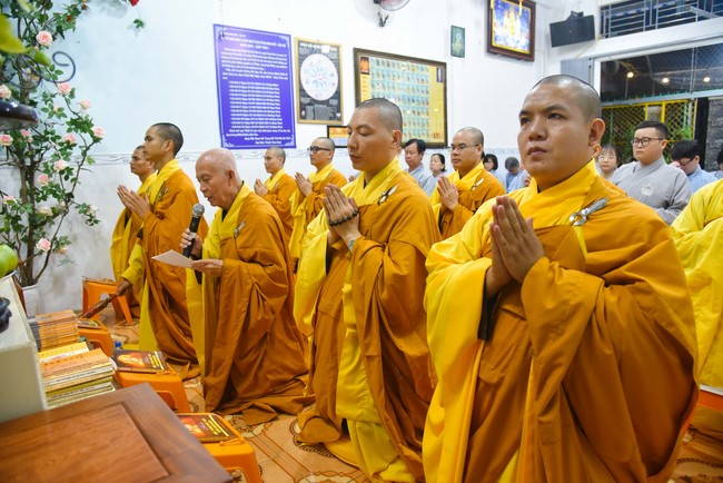 Buddhist Dieu Nguyet's death Anniversary at Minh Chat ashram