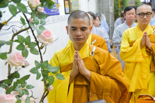 Buddhist Dieu Nguyet's death Anniversary at Minh Chat ashram