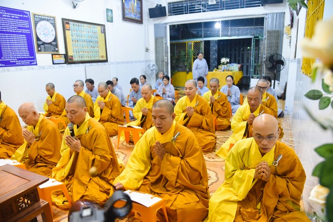 Buddhist Dieu Nguyet's death Anniversary at Minh Chat ashram