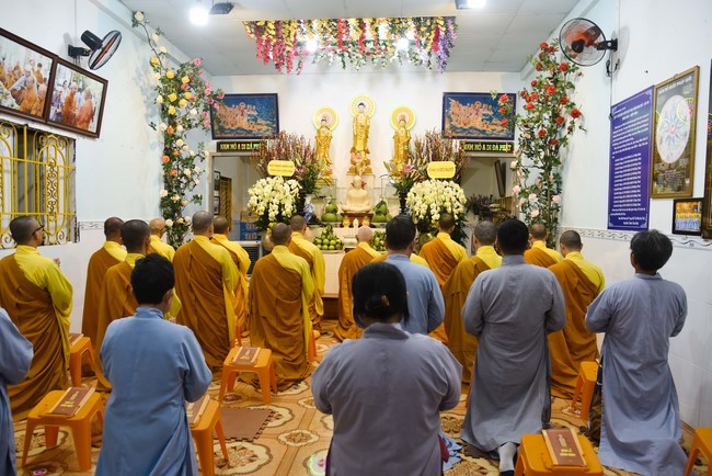 Buddhist Dieu Nguyet's death Anniversary at Minh Chat ashram