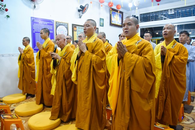 Buddhist Dieu Nguyet's death Anniversary at Minh Chat ashram