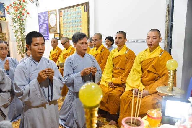 Buddhist Dieu Nguyet's death Anniversary at Minh Chat ashram