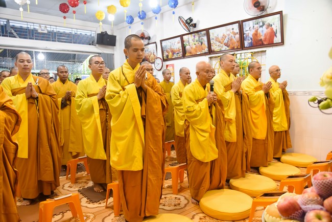 Buddhist Dieu Nguyet's death Anniversary at Minh Chat ashram