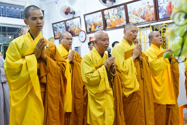 Buddhist Dieu Nguyet's death Anniversary at Minh Chat ashram