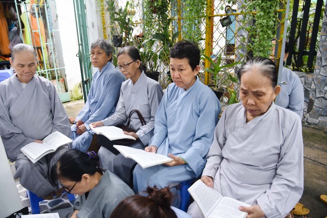 Buddhist Dieu Nguyet's death Anniversary at Minh Chat ashram