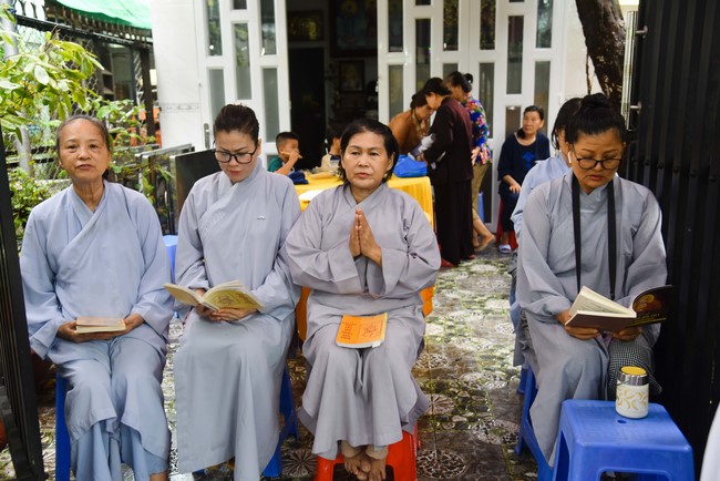 Buddhist Dieu Nguyet's death Anniversary at Minh Chat ashram