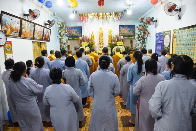 Buddhist Dieu Nguyet's death Anniversary at Minh Chat ashram