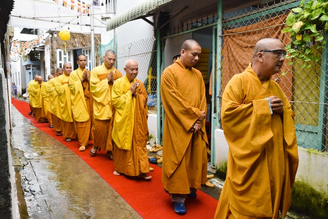 Buddhist Dieu Nguyet's death Anniversary at Minh Chat ashram