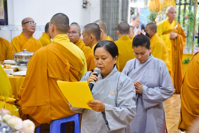 Buddhist Dieu Nguyet's death Anniversary at Minh Chat ashram