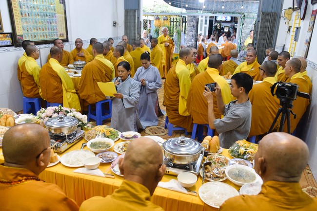Buddhist Dieu Nguyet's death Anniversary at Minh Chat ashram