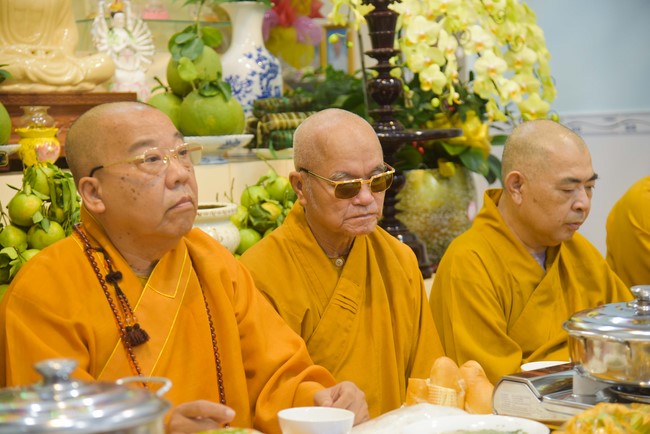 Buddhist Dieu Nguyet's death Anniversary at Minh Chat ashram