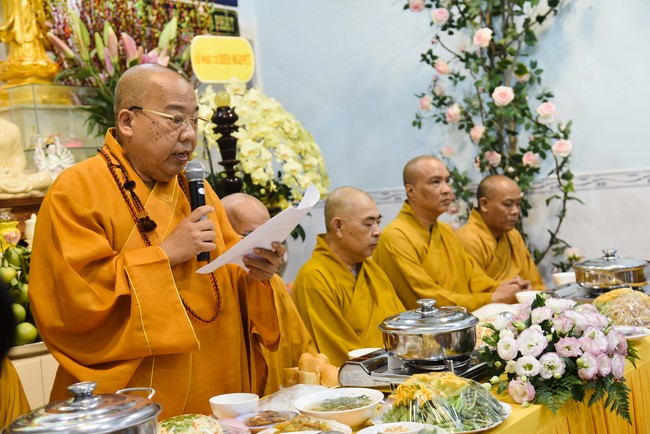 Buddhist Dieu Nguyet's death Anniversary at Minh Chat ashram