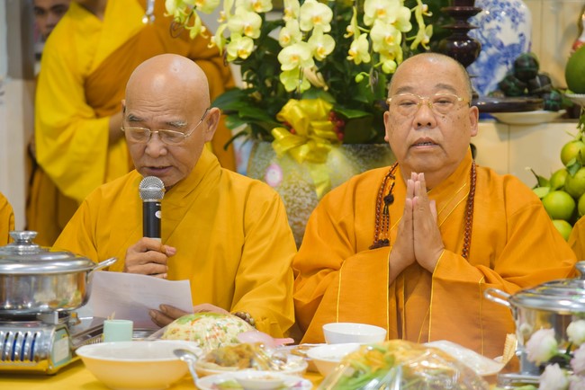 Buddhist Dieu Nguyet's death Anniversary at Minh Chat ashram