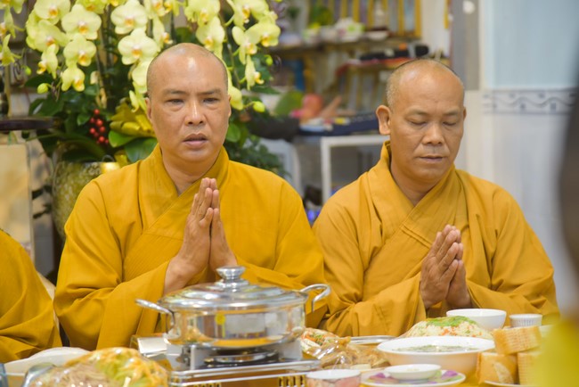 Buddhist Dieu Nguyet's death Anniversary at Minh Chat ashram