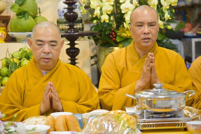 Buddhist Dieu Nguyet's death Anniversary at Minh Chat ashram