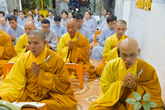 Buddhist Dieu Nguyet's death Anniversary at Minh Chat ashram
