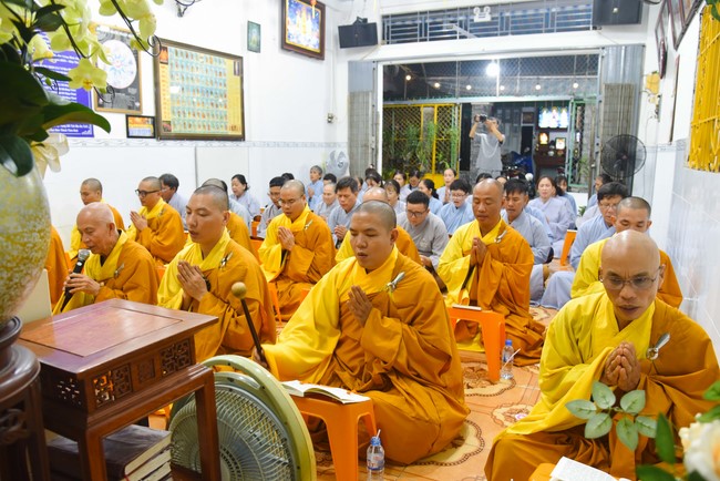 Buddhist Dieu Nguyet's death Anniversary at Minh Chat ashram