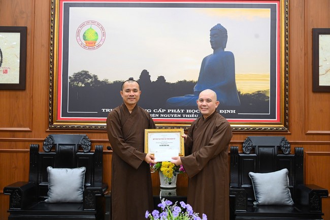 Donating to Binh Dinh Buddhist Intermediate School from NCT Education Talent Monk Fund
