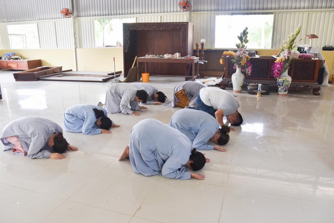 Offering to the Three Jewels at Hong Phap Pagoda - Binh Thuan by Charity Board