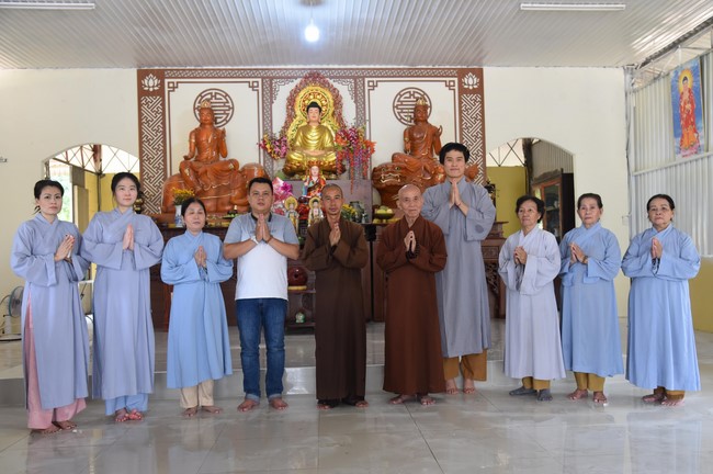 Offering to the Three Jewels at Hong Phap Pagoda - Binh Thuan by Charity Board
