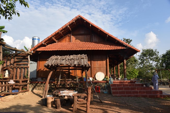 Offering to the Three Jewels at Hong Phap Pagoda - Binh Thuan by Charity Board