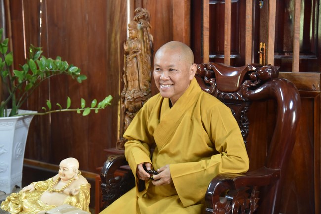 Offering to the Three Jewels at Hong Phap Pagoda - Binh Thuan by Charity Board