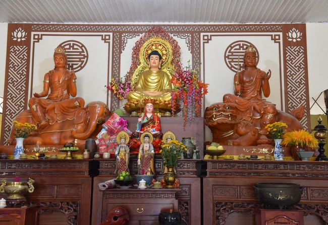 Offering to the Three Jewels at Hong Phap Pagoda - Binh Thuan by Charity Board