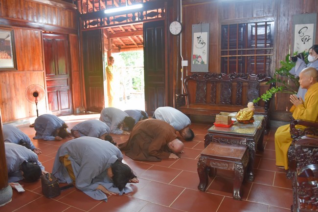 Offering to the Three Jewels at Hong Phap Pagoda - Binh Thuan by Charity Board