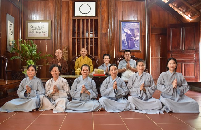 Offering to the Three Jewels at Hong Phap Pagoda - Binh Thuan by Charity Board