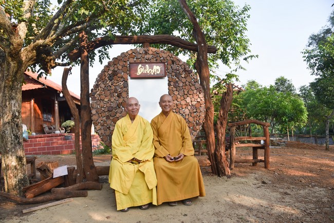 Offering to the Three Jewels at Hong Phap Pagoda - Binh Thuan by Charity Board