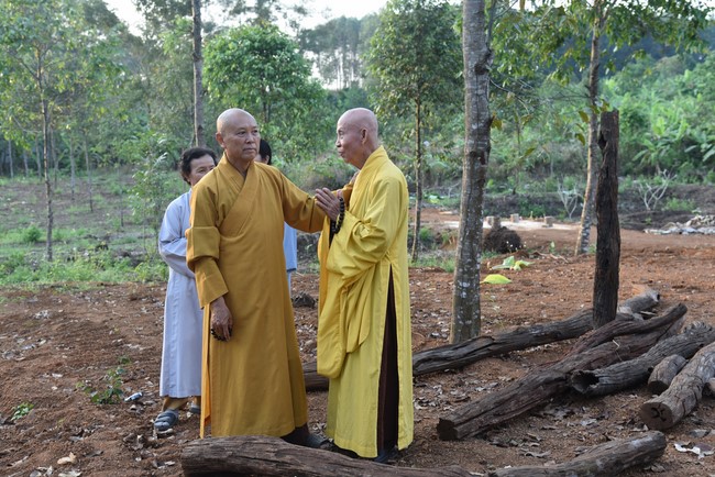 Offering to the Three Jewels at Hong Phap Pagoda - Binh Thuan by Charity Board