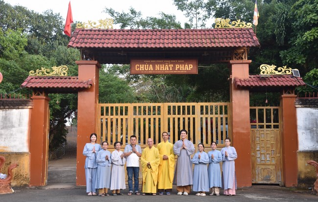Offering to the Three Jewels at Hong Phap Pagoda - Binh Thuan by Charity Board