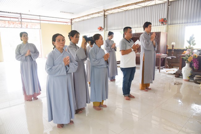 Offering to the Three Jewels at Hong Phap Pagoda - Binh Thuan by Charity Board