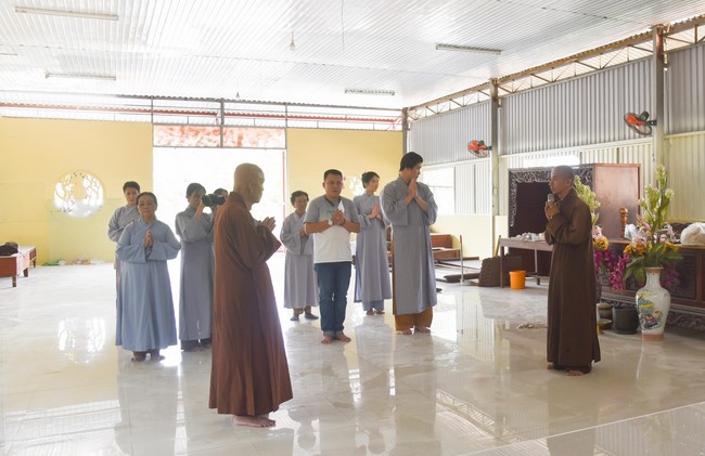 Offering to the Three Jewels at Hong Phap Pagoda - Binh Thuan by Charity Board