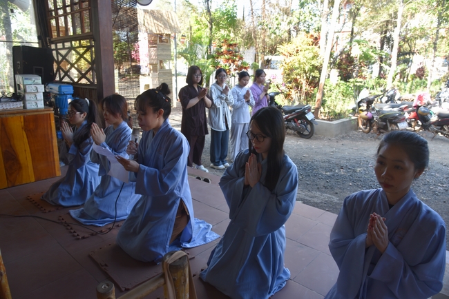 Ban Từ Thiện: Lễ an vị tôn tượng Bồ Tát Quán Thế Âm và tặng quà cho các hộ dân có hoàn cảnh khó khăn tại chùa Đăng Pháp, Bình Phước