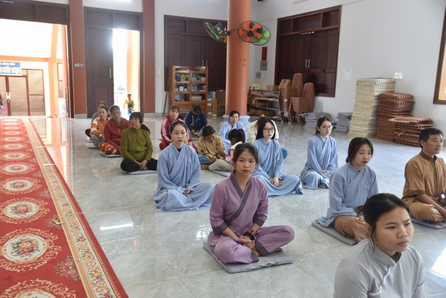 Ban Từ Thiện: Lễ an vị tôn tượng Bồ Tát Quán Thế Âm và tặng quà cho các hộ dân có hoàn cảnh khó khăn tại chùa Đăng Pháp, Bình Phước