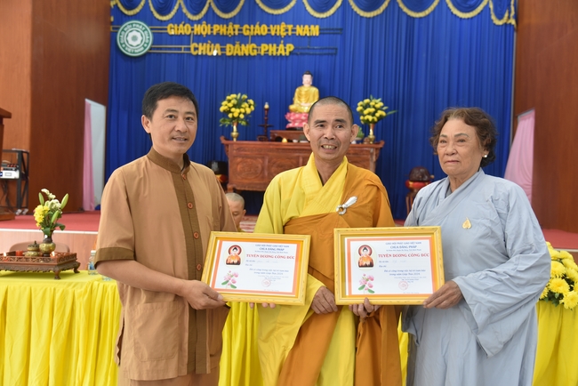 Ban Từ Thiện: Lễ an vị tôn tượng Bồ Tát Quán Thế Âm và tặng quà cho các hộ dân có hoàn cảnh khó khăn tại chùa Đăng Pháp, Bình Phước