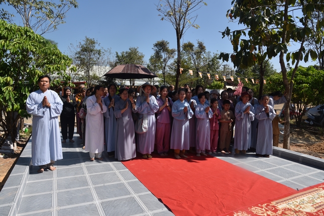 Ban Từ Thiện: Lễ an vị tôn tượng Bồ Tát Quán Thế Âm và tặng quà cho các hộ dân có hoàn cảnh khó khăn tại chùa Đăng Pháp, Bình Phước