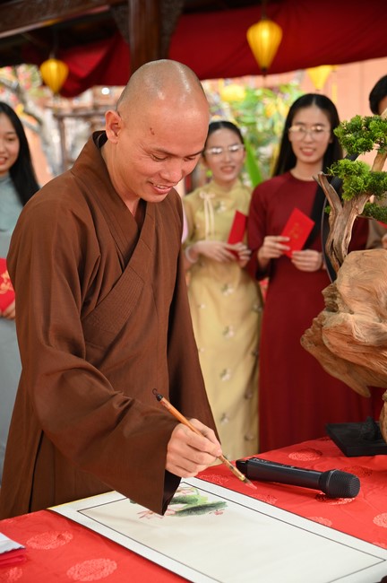 Khai mạc chương trình Tặng Chữ Đầu Xuân Ất Tỵ 2025