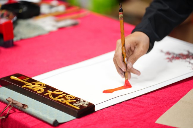 Khai mạc chương trình Tặng Chữ Đầu Xuân Ất Tỵ 2025