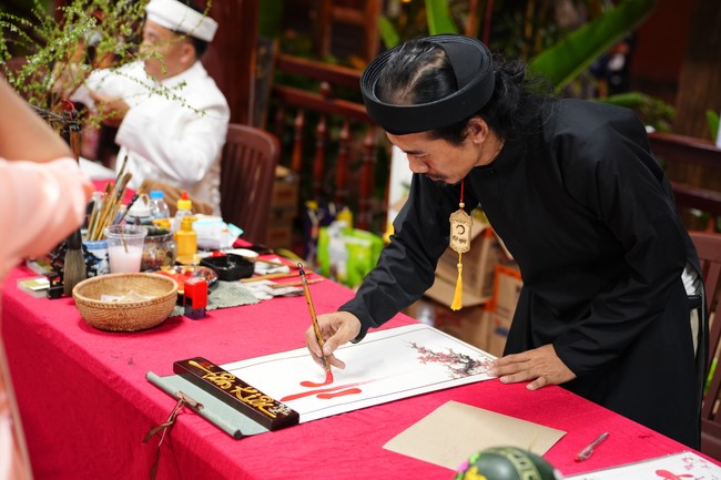 Khai mạc chương trình Tặng Chữ Đầu Xuân Ất Tỵ 2025