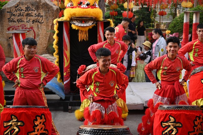 Khai mạc chương trình Tặng Chữ Đầu Xuân Ất Tỵ 2025