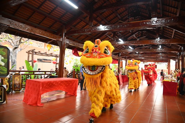 Khai mạc chương trình Tặng Chữ Đầu Xuân Ất Tỵ 2025