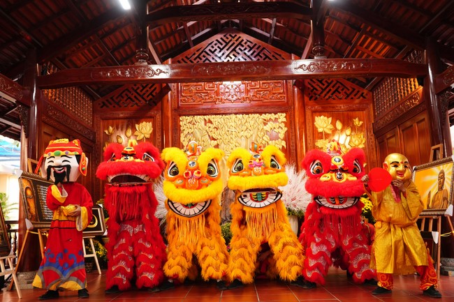 Khai mạc chương trình Tặng Chữ Đầu Xuân Ất Tỵ 2025